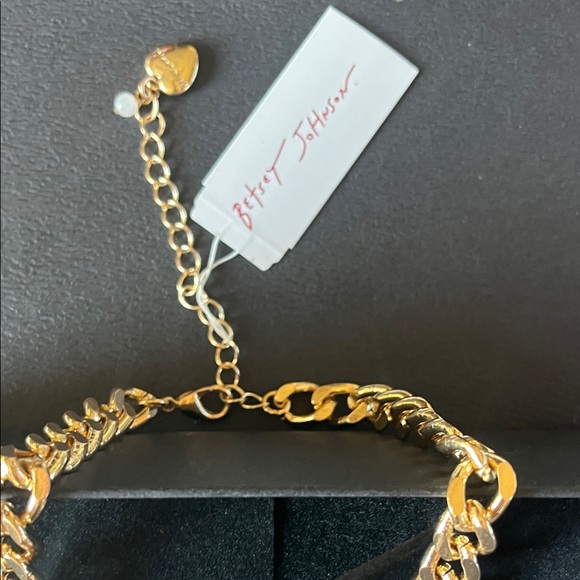 Betsey Johnson Gold Tone and detachable Pink Gingerbread ornament Necklace - Picture 4 of 7